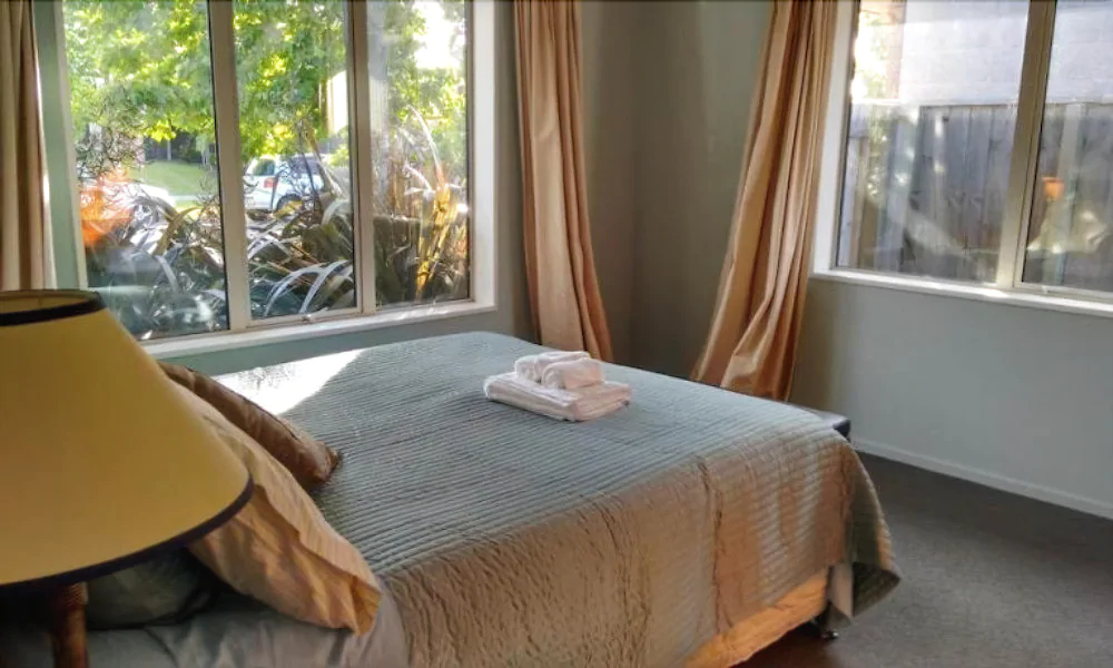 Delamain Holiday House And B&B
