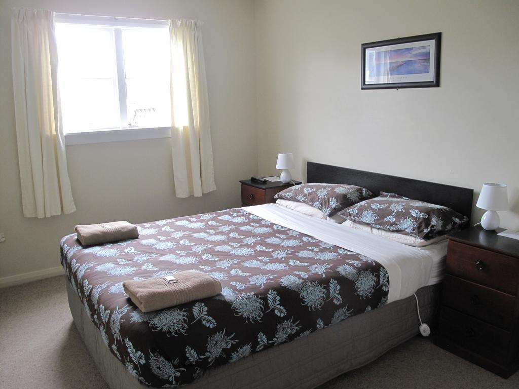 Dorset House Backpackers / Dorset Apartments