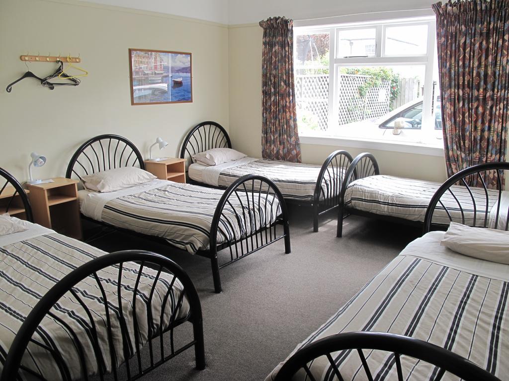 Dorset House Backpackers / Dorset Apartments