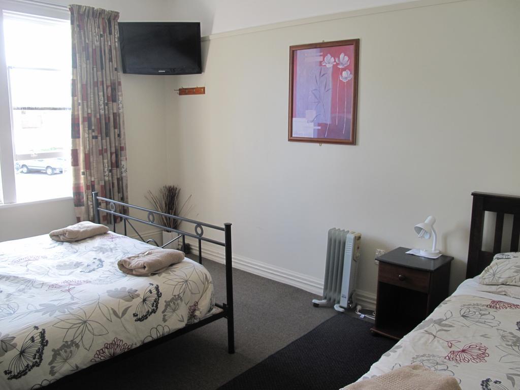 Dorset House Backpackers / Dorset Apartments