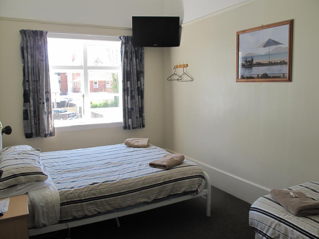 Dorset House Backpackers / Dorset Apartments