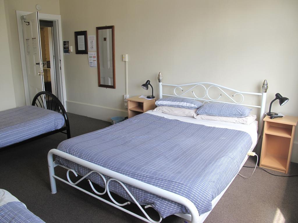 Dorset House Backpackers / Dorset Apartments