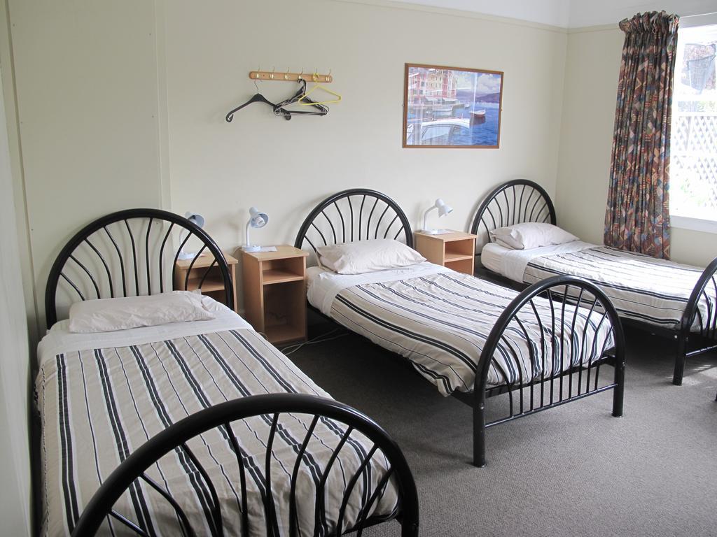 Dorset House Backpackers / Dorset Apartments