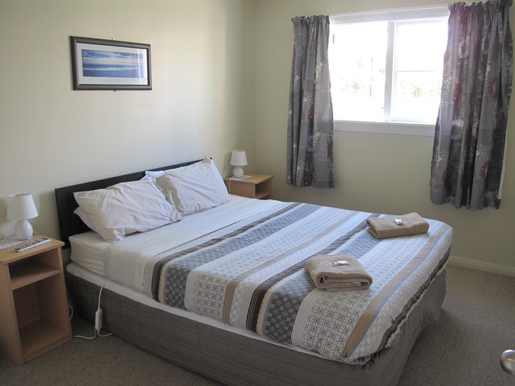 Dorset House Backpackers / Dorset Apartments
