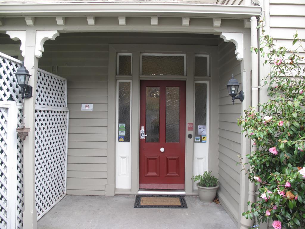 Dorset House Backpackers / Dorset Apartments