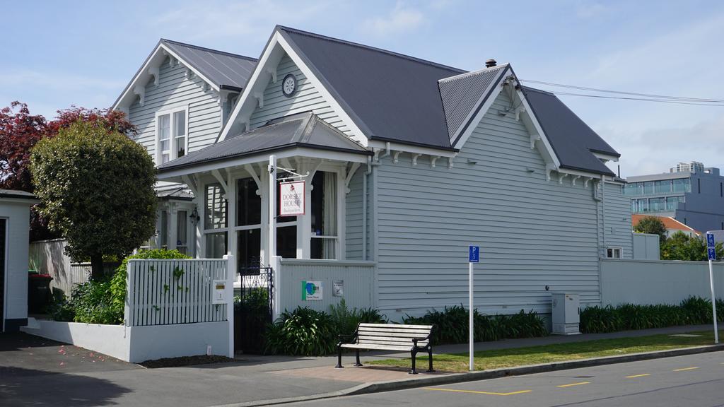 Dorset House Backpackers / Dorset Apartments