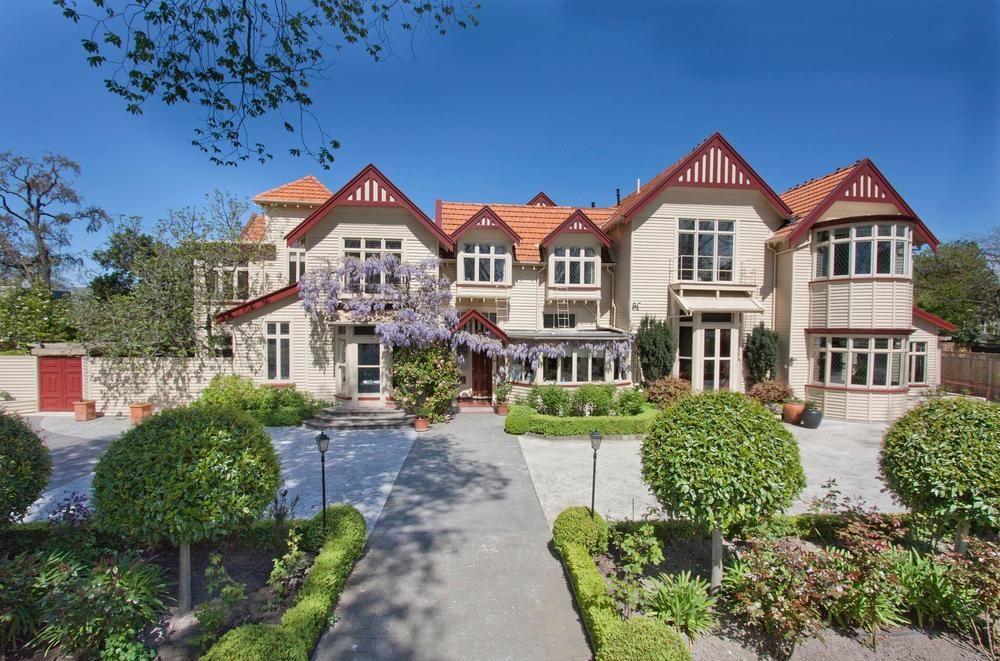 Eliza's Manor On Bealey