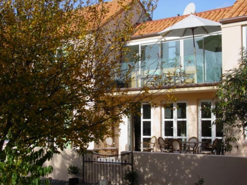 Le Petit Hotel