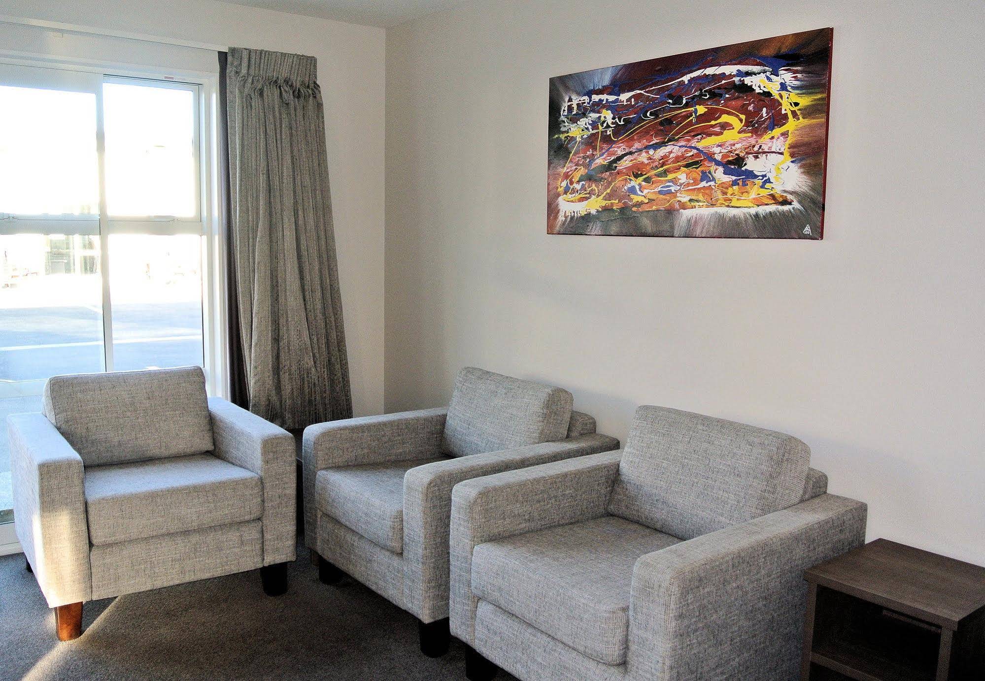 Oxford Village Motels