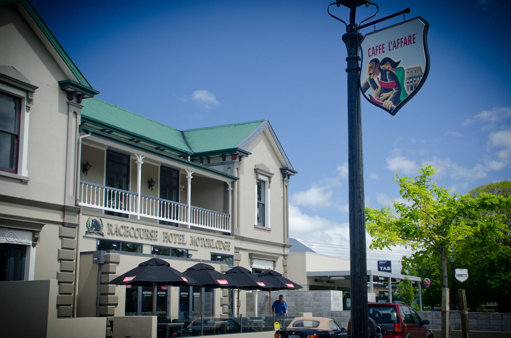 Racecourse Hotel & Motor Lodge