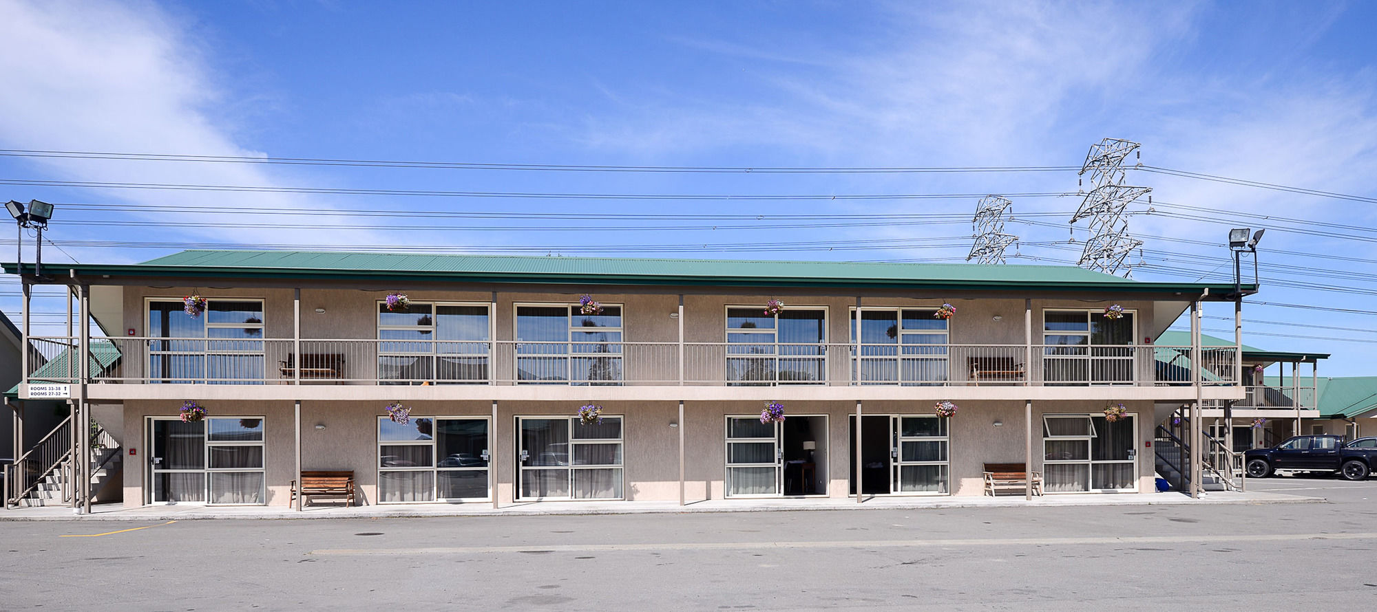 Racecourse Hotel & Motor Lodge