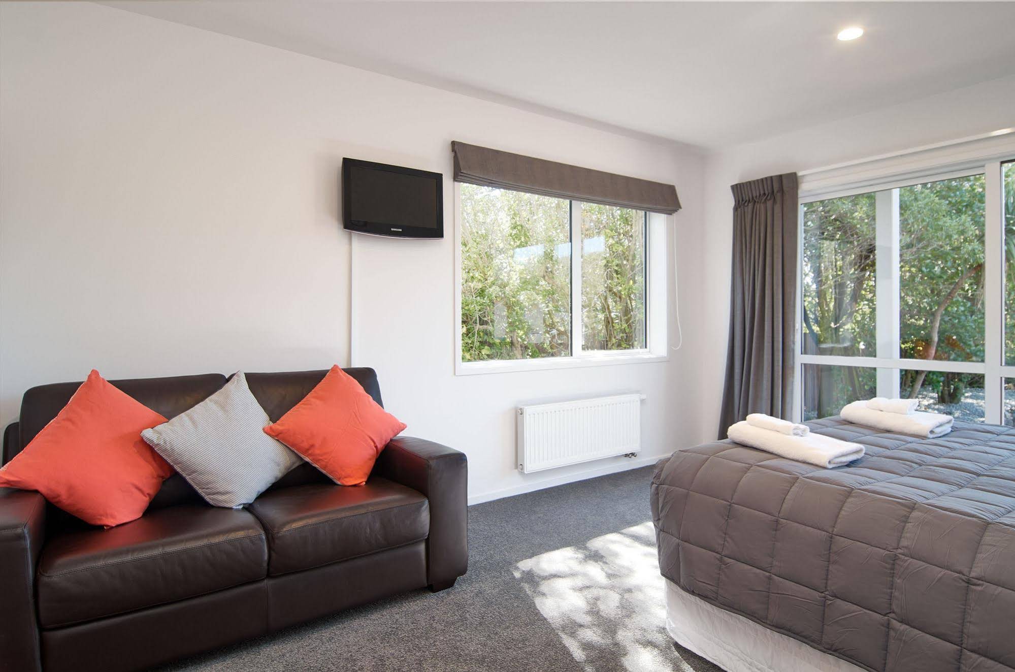 Rocking Horse Villa - Southshore