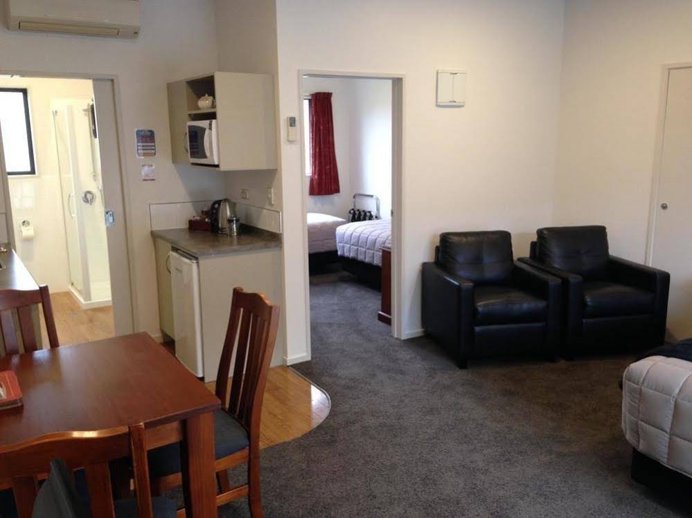 Carrick Lodge Motel