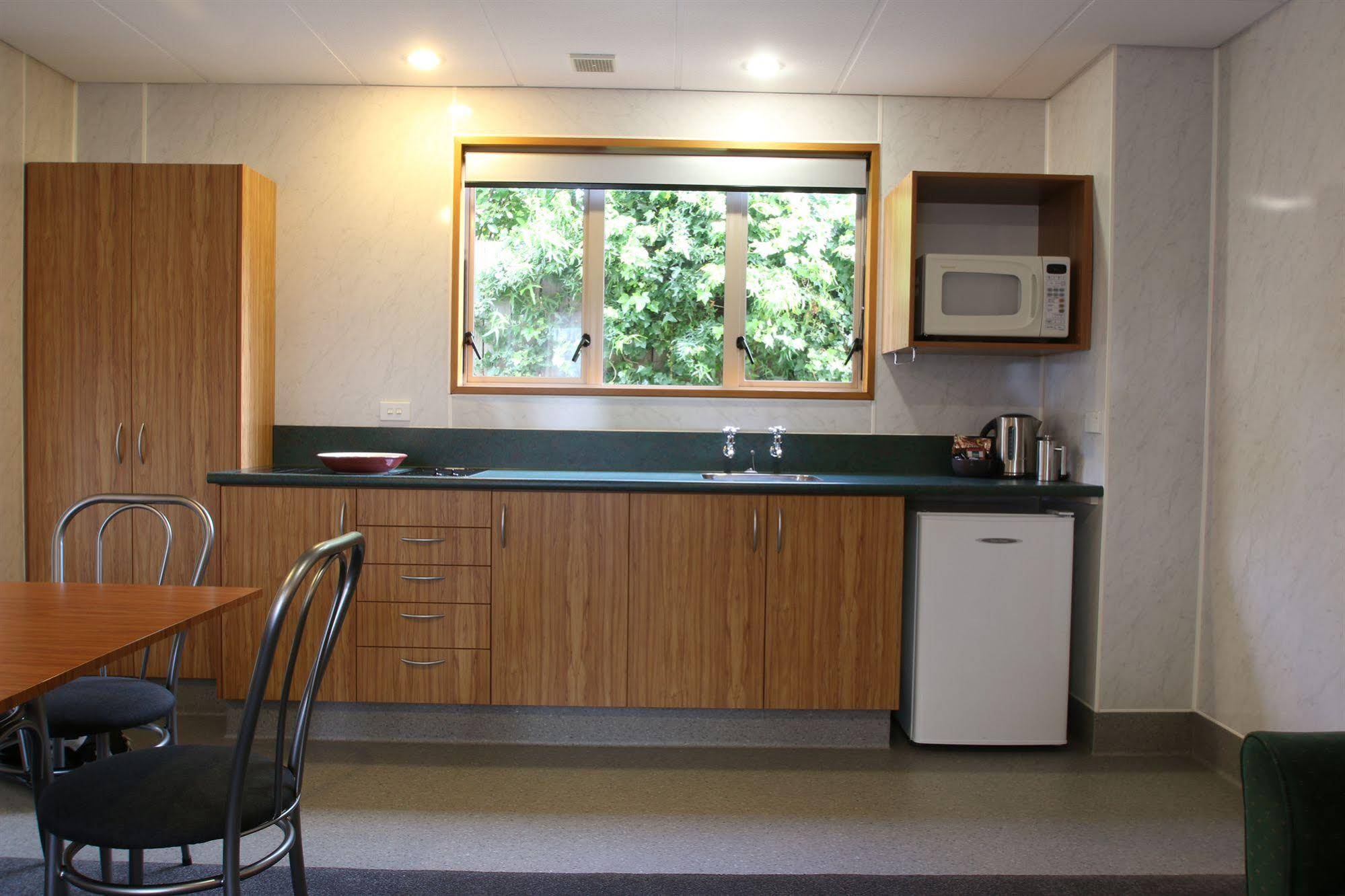 Amross Motel