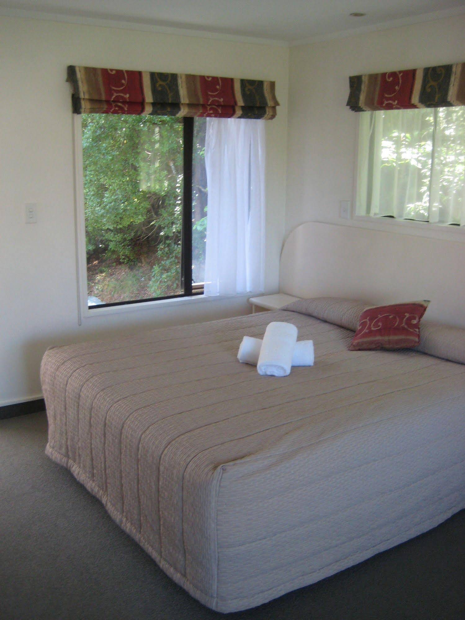 Asure 755 Regal Court Motel