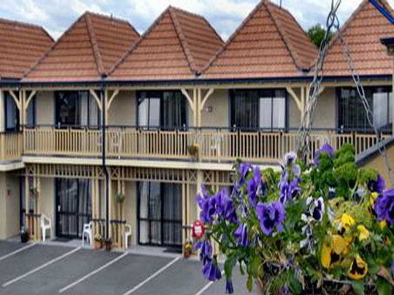 Cable Court Motel