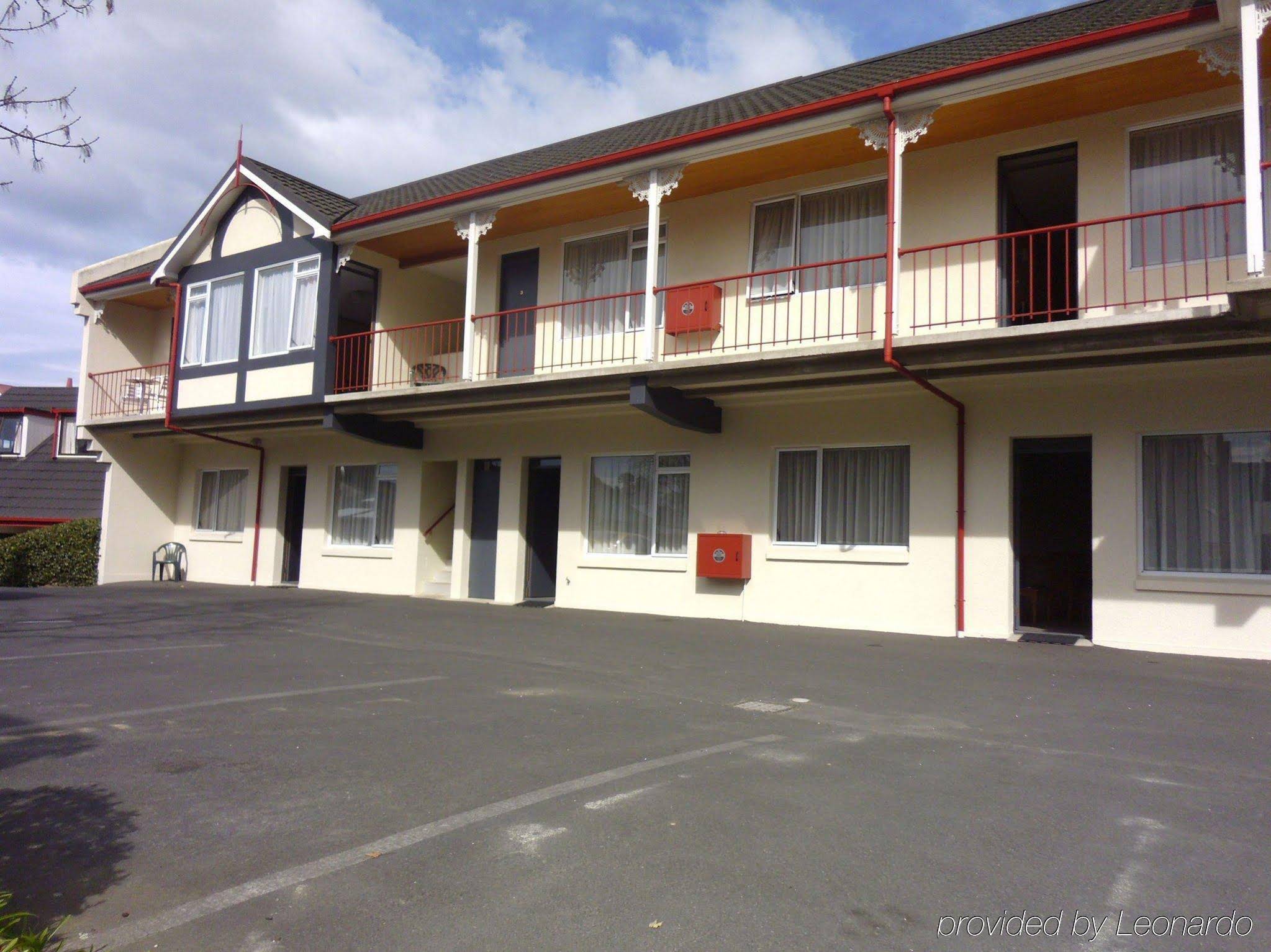 Dunedin Motel &  Villas