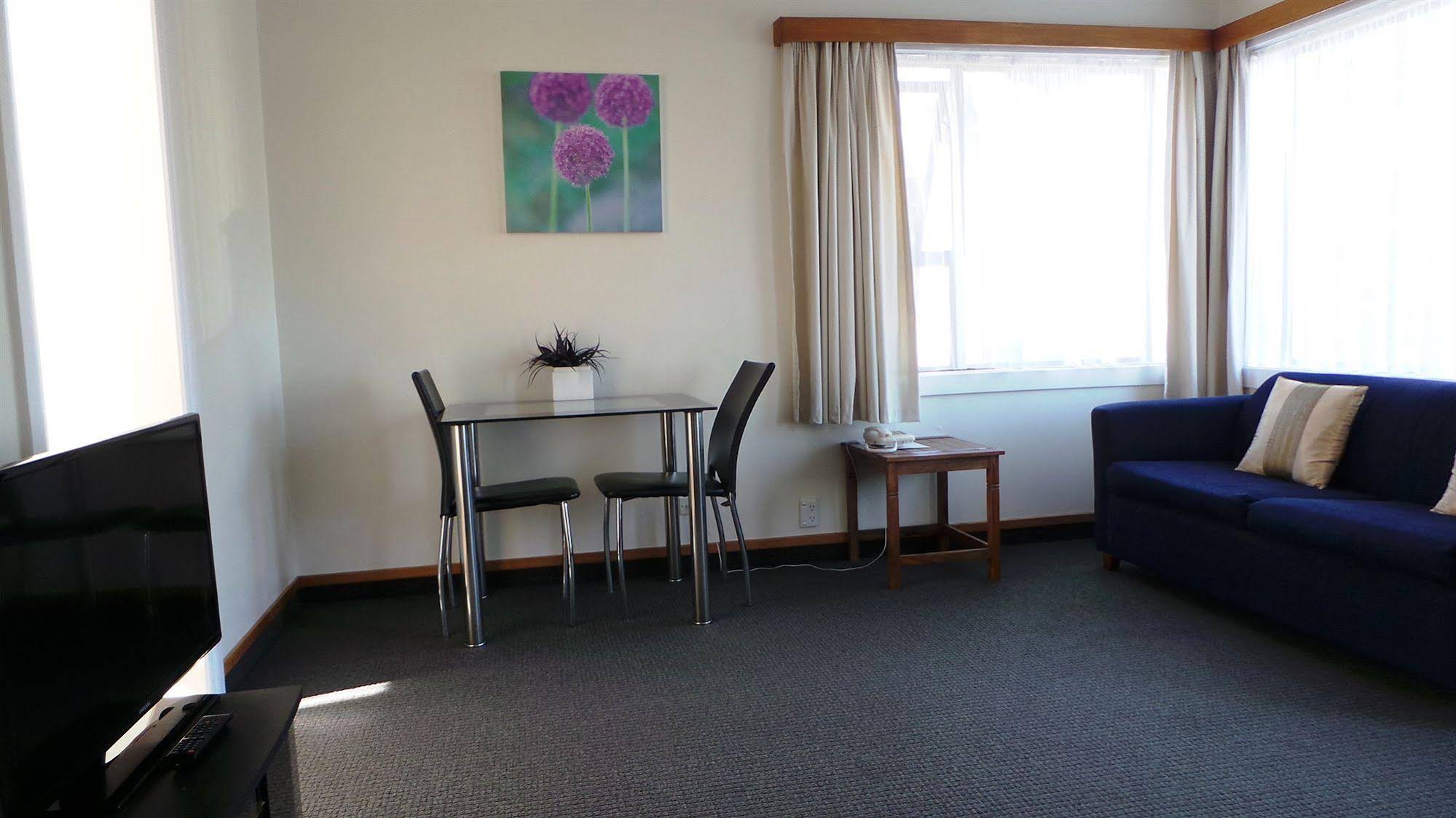 Owens Motel