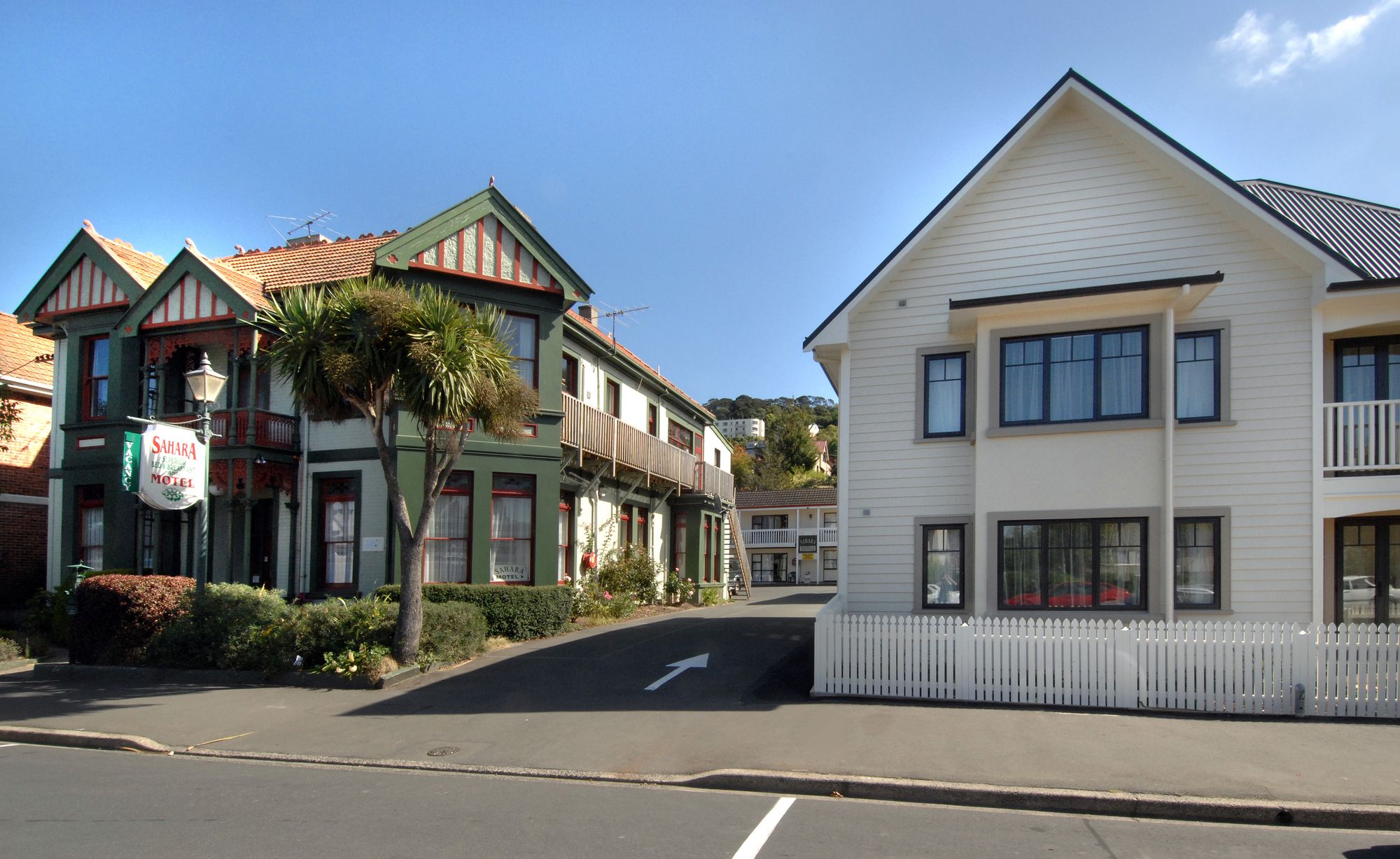 Sahara Guesthouse, Motel & Deluxe Studios