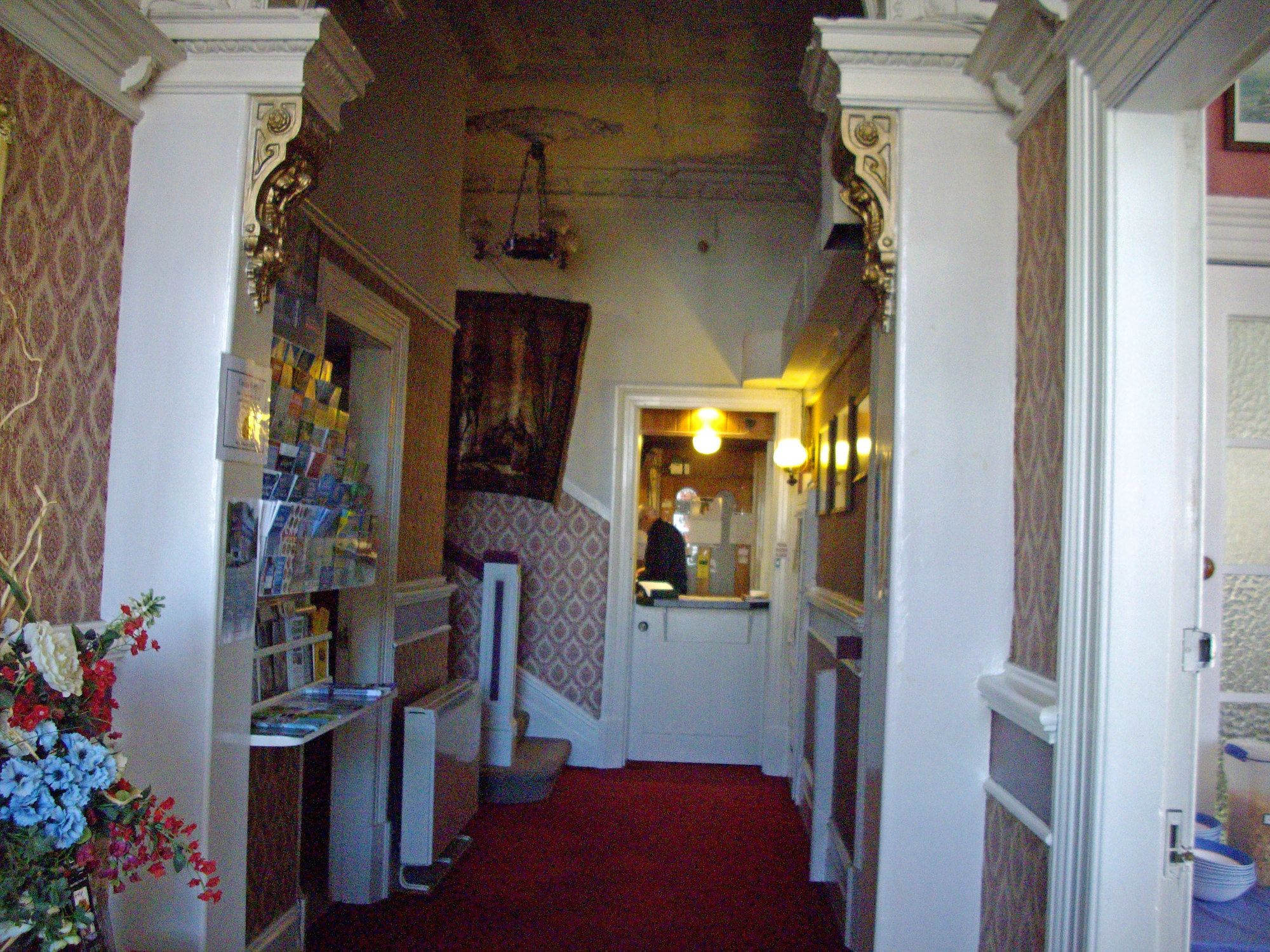 Sahara Guesthouse, Motel & Deluxe Studios