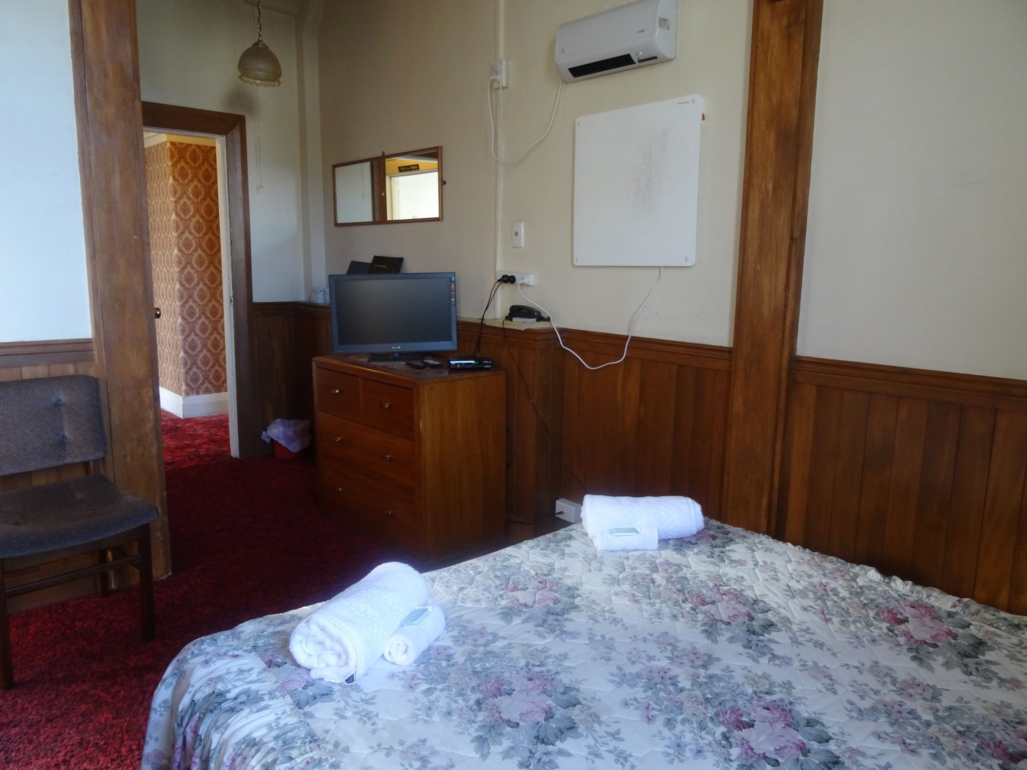 Sahara Guesthouse, Motel & Deluxe Studios