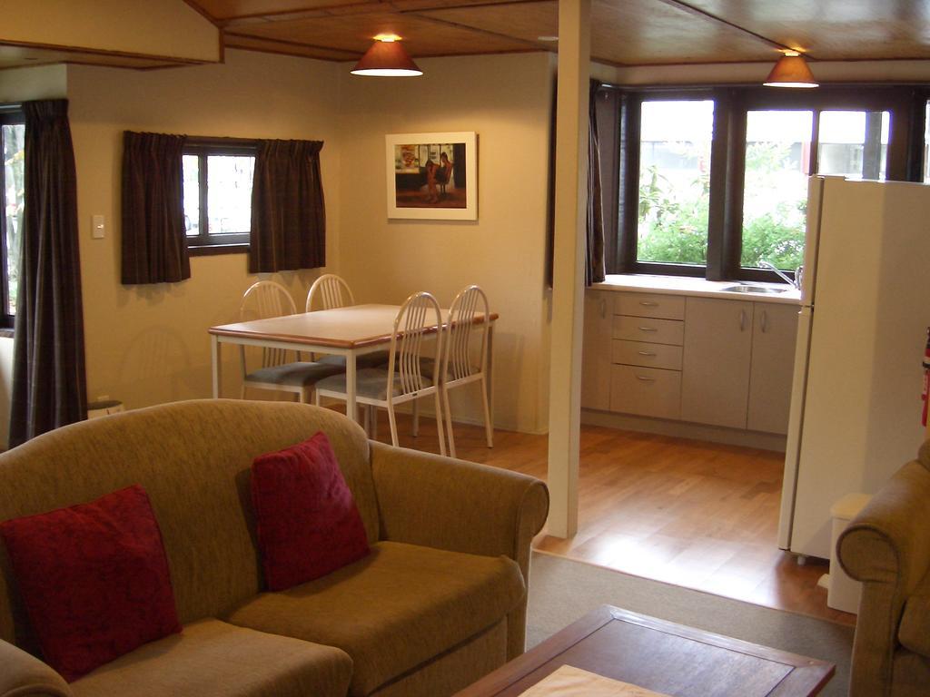 Woodlands Motels and Apartments