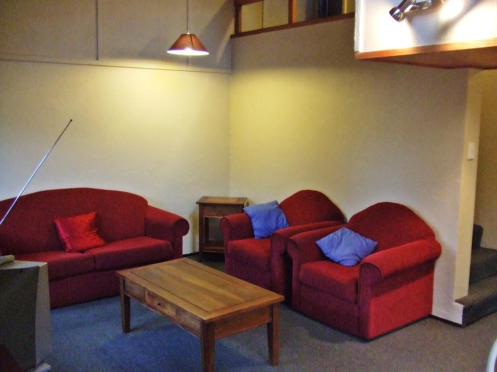 Woodlands Motels and Apartments