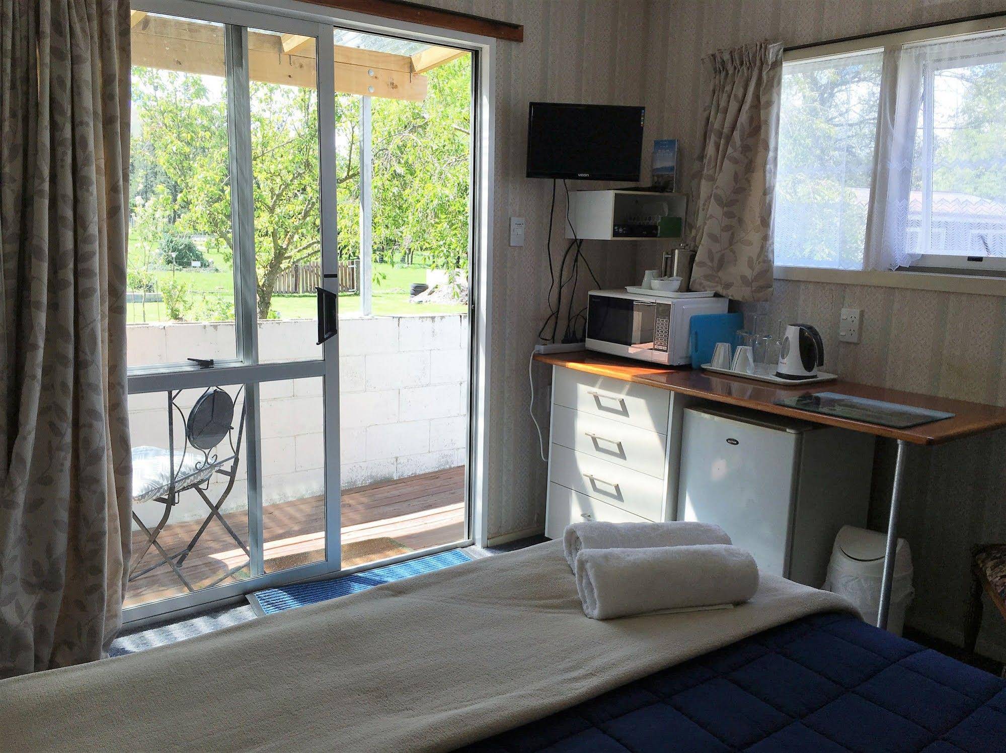 Burkes Pass Country Motel