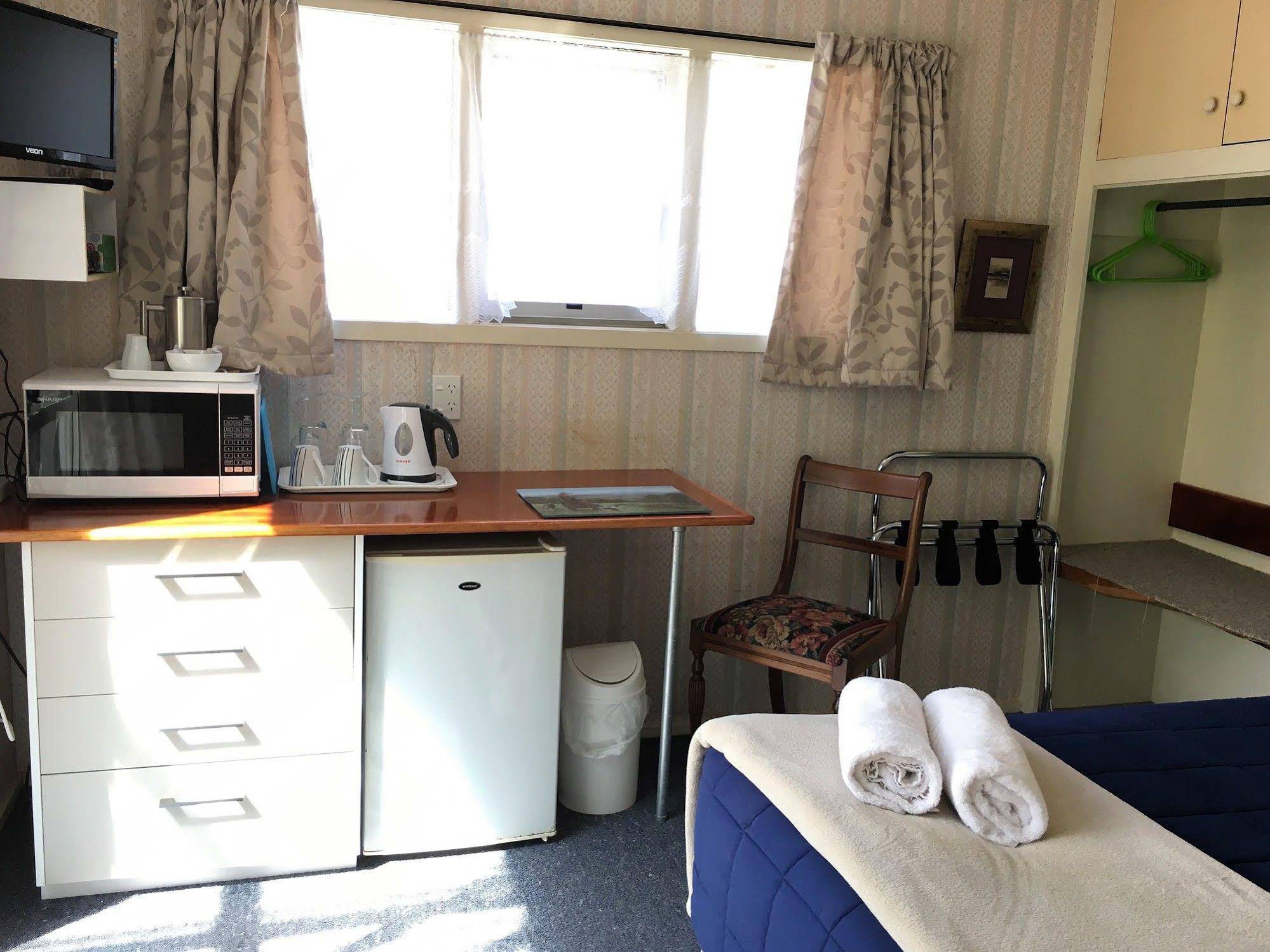 Burkes Pass Country Motel