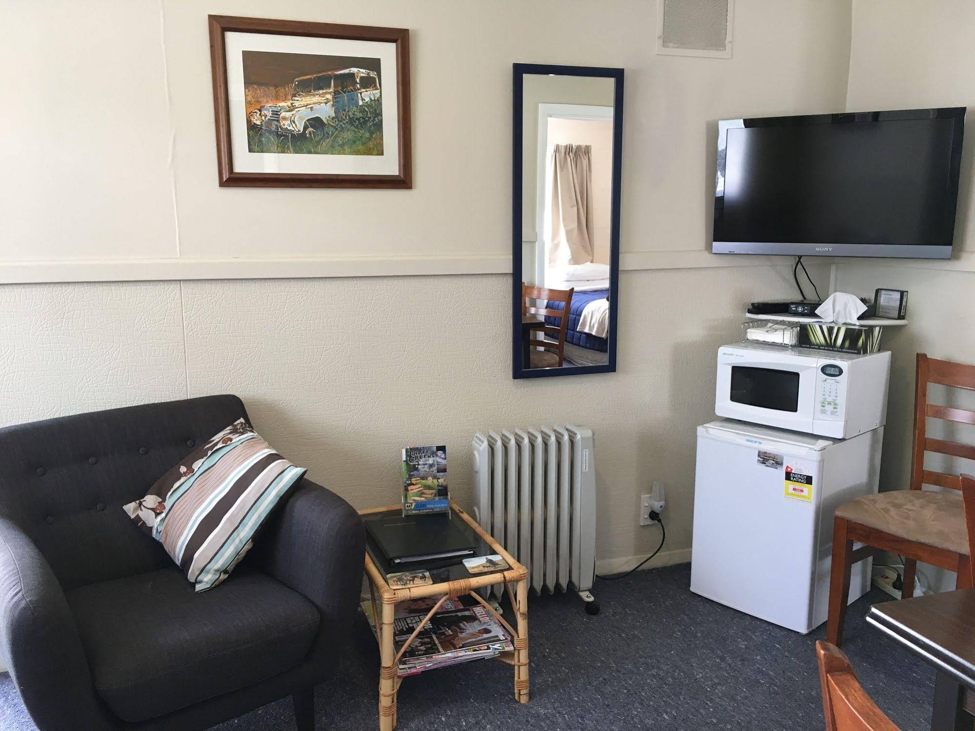 Burkes Pass Country Motel