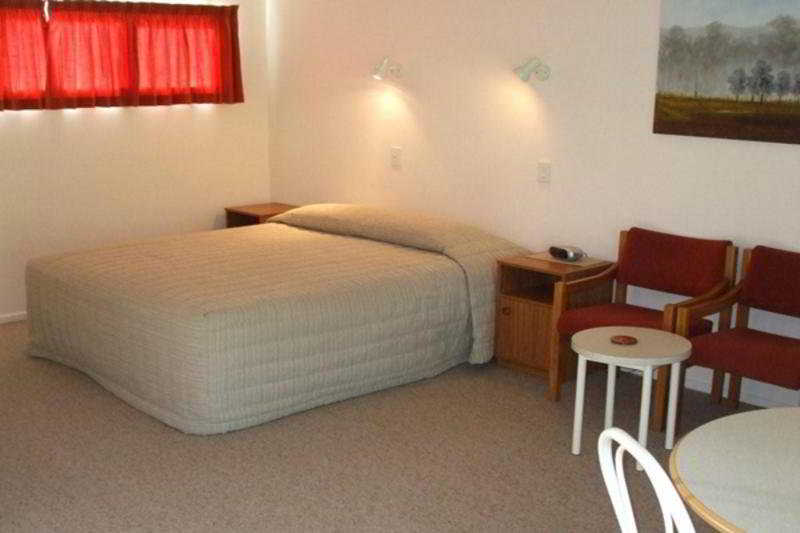 Glacier View Motel