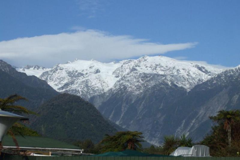Glacier View Motel