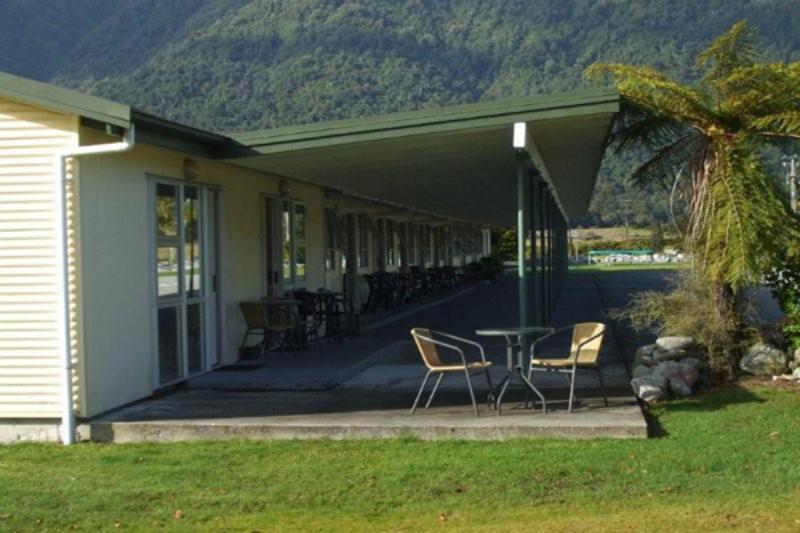 Glacier View Motel
