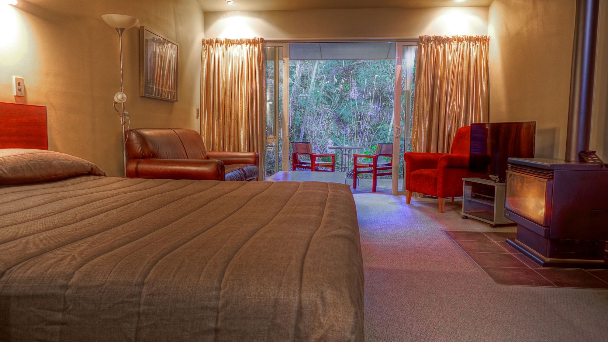 Punga Grove Motel & Suites