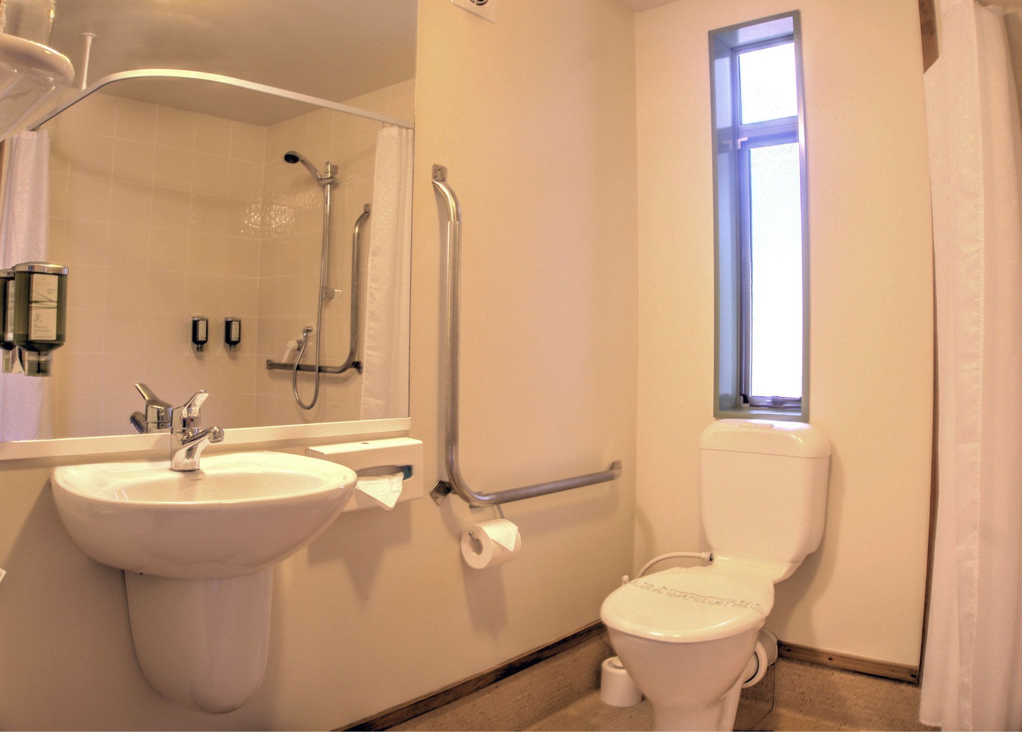 Punga Grove Motel & Suites