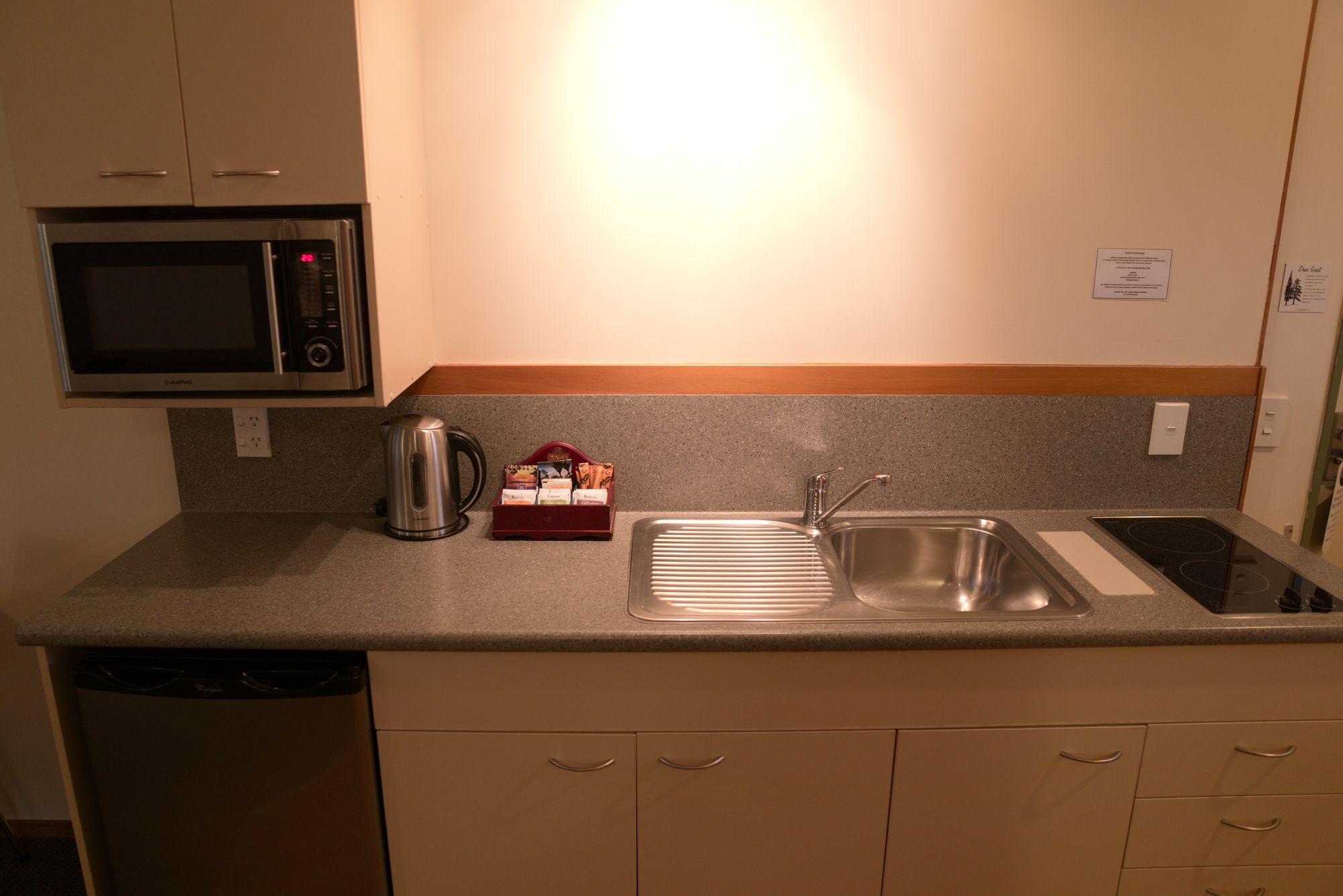 Punga Grove Motel & Suites