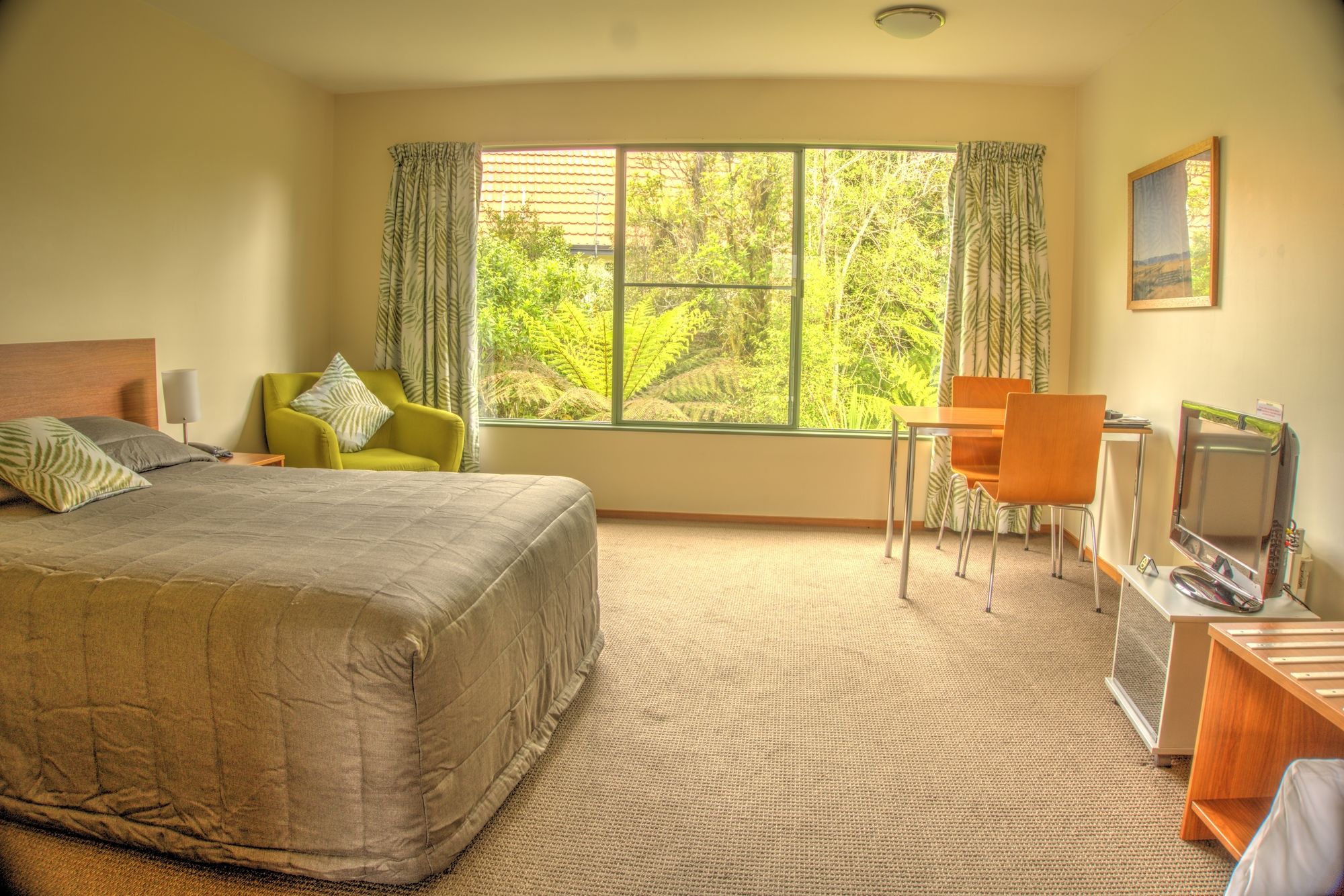 Punga Grove Motel & Suites