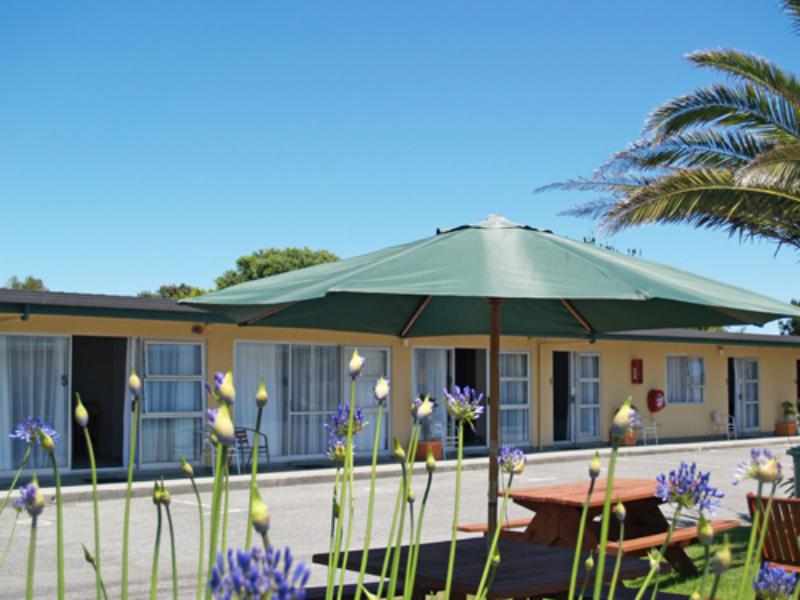 Charles Court Motel