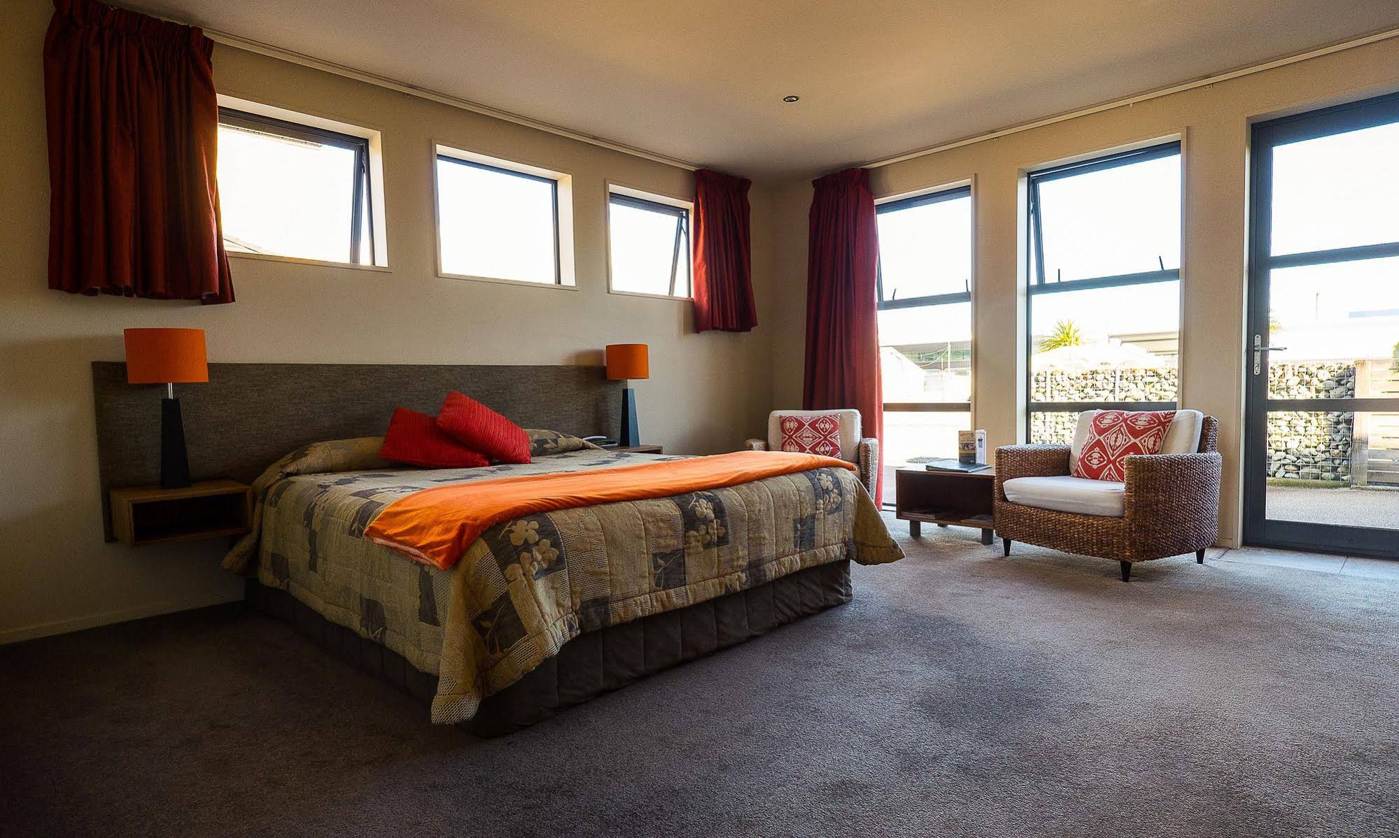 Coleraine Suites + Apartments