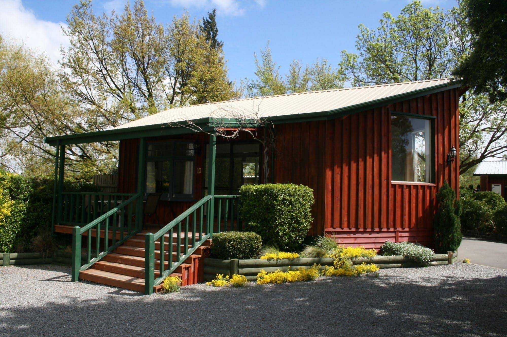 Alpine Springs Motel