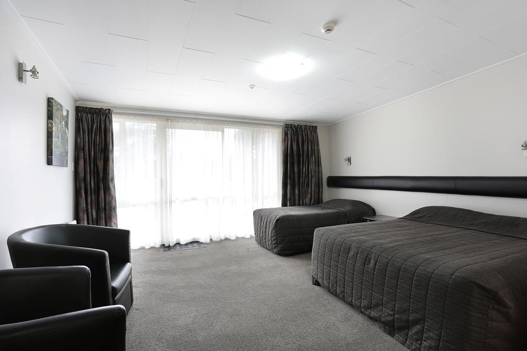Ascot Park Hotel