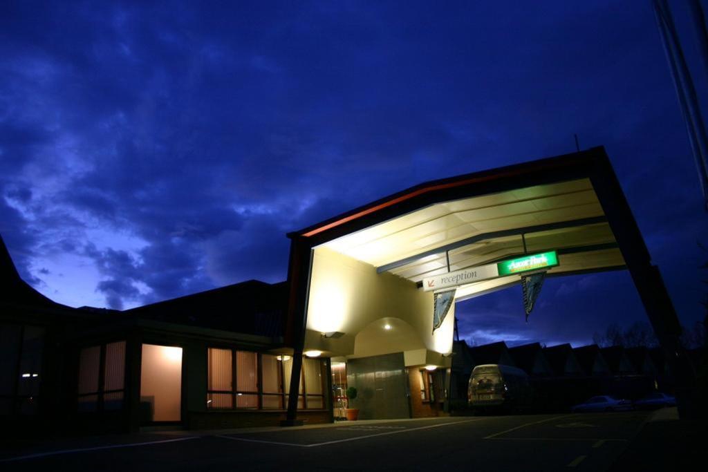 Ascot Park Hotel