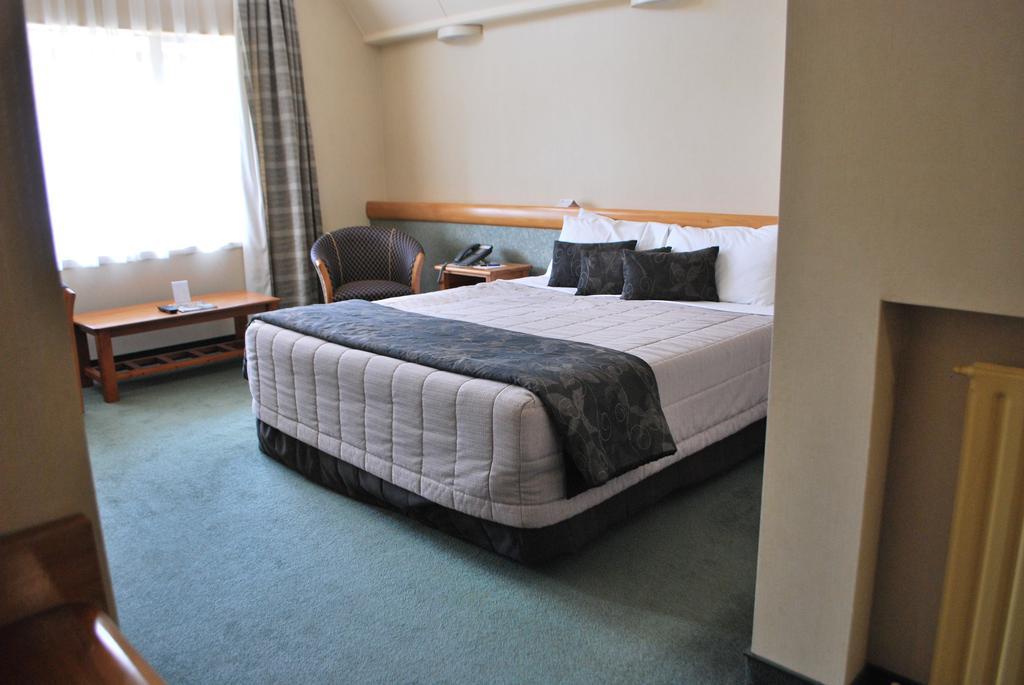 Ascot Park Hotel