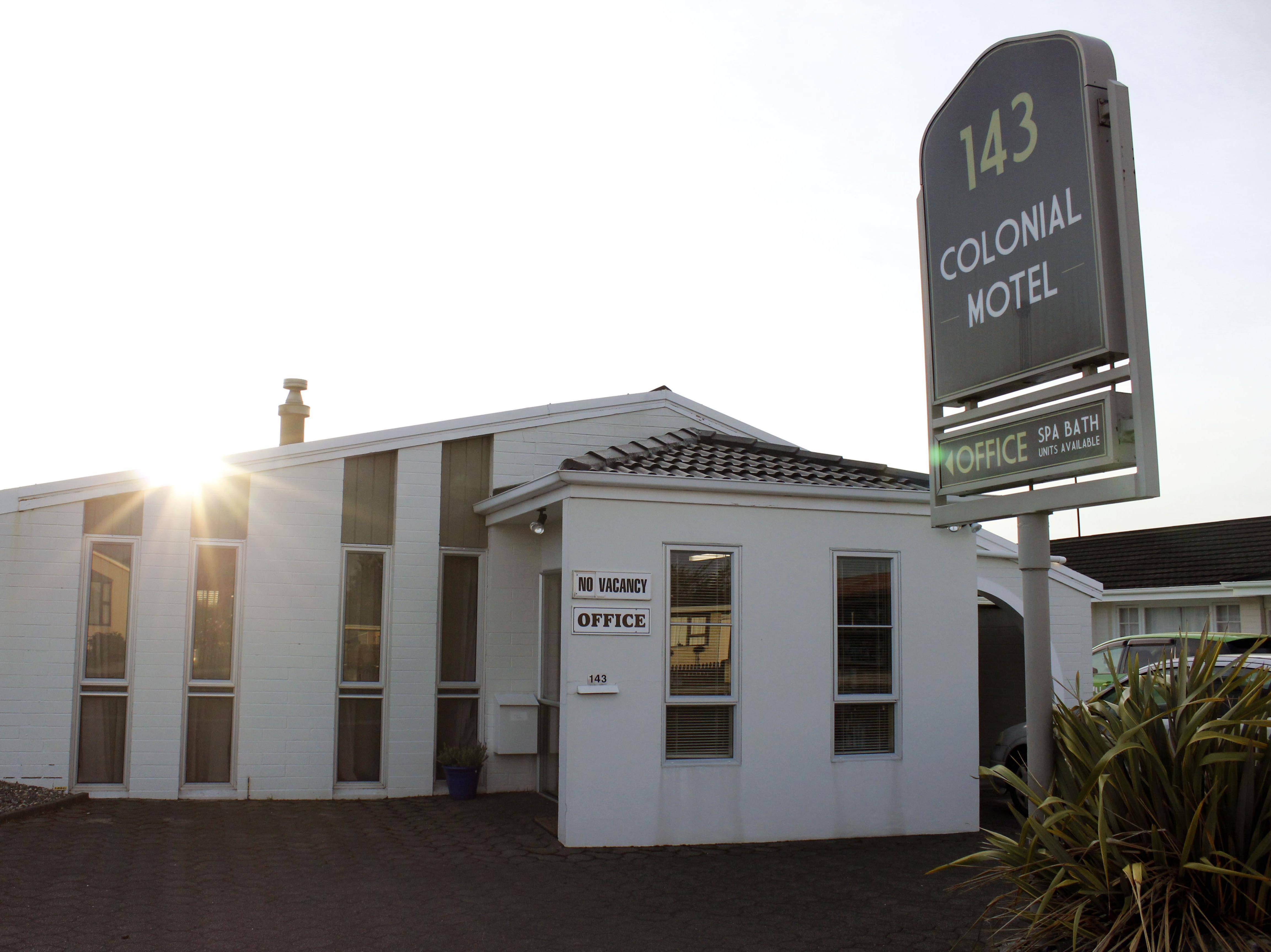 Colonial Motel