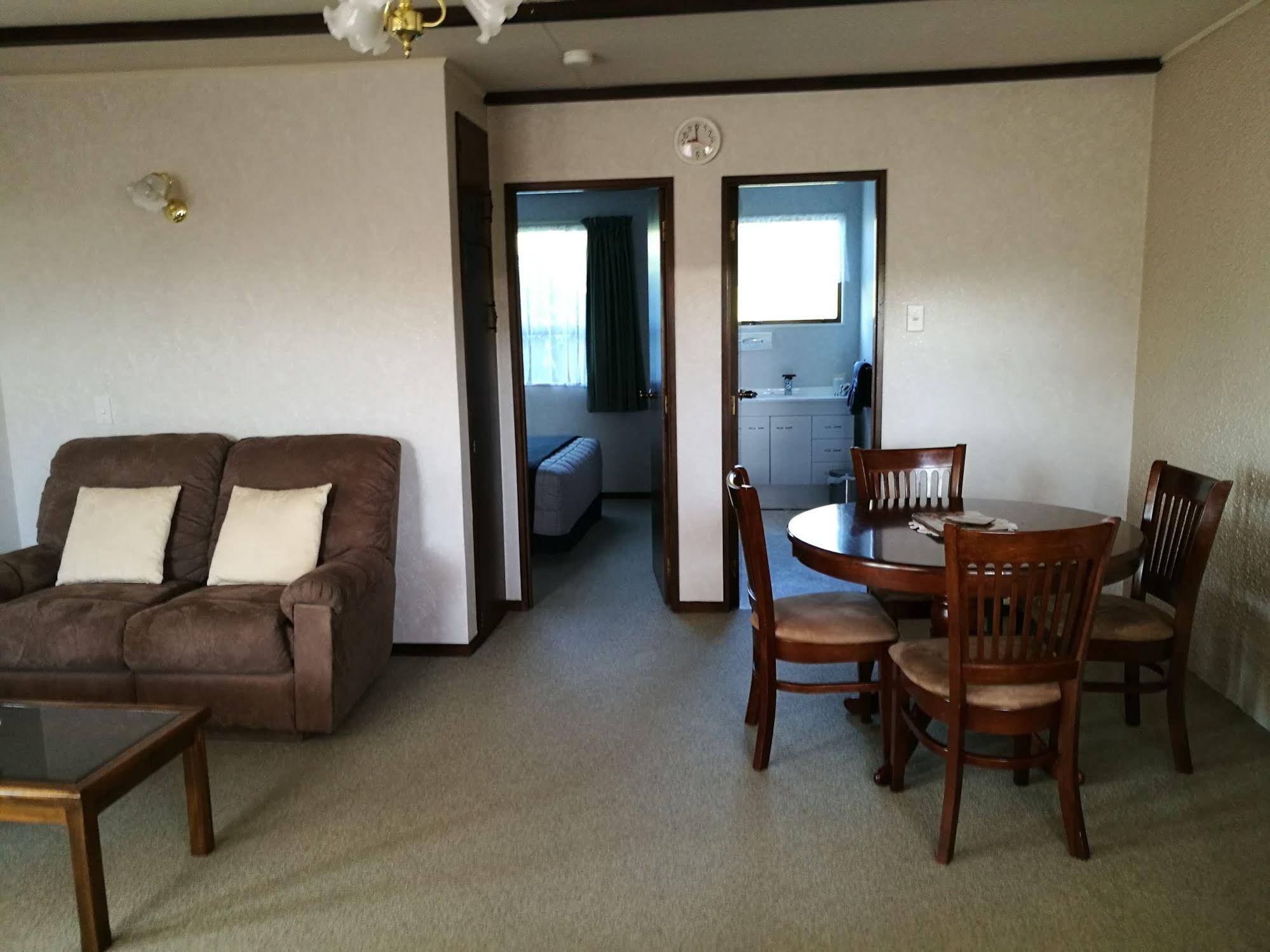 Hacienda Motel