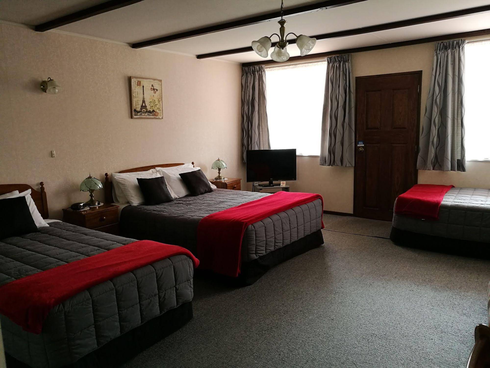 Hacienda Motel