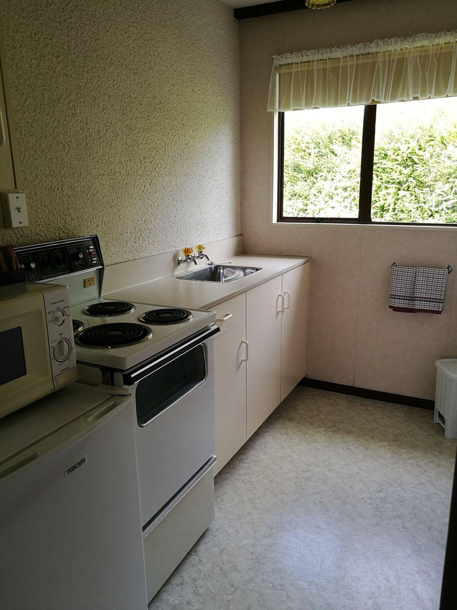 Hacienda Motel