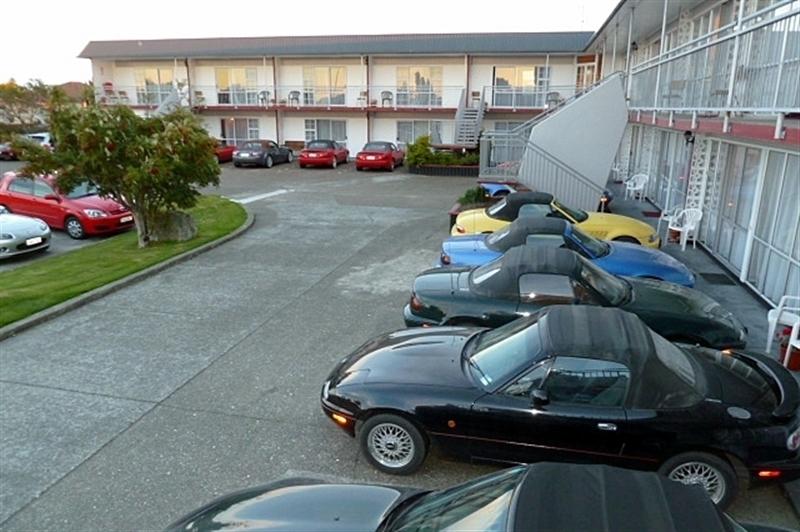 Monarch Motel