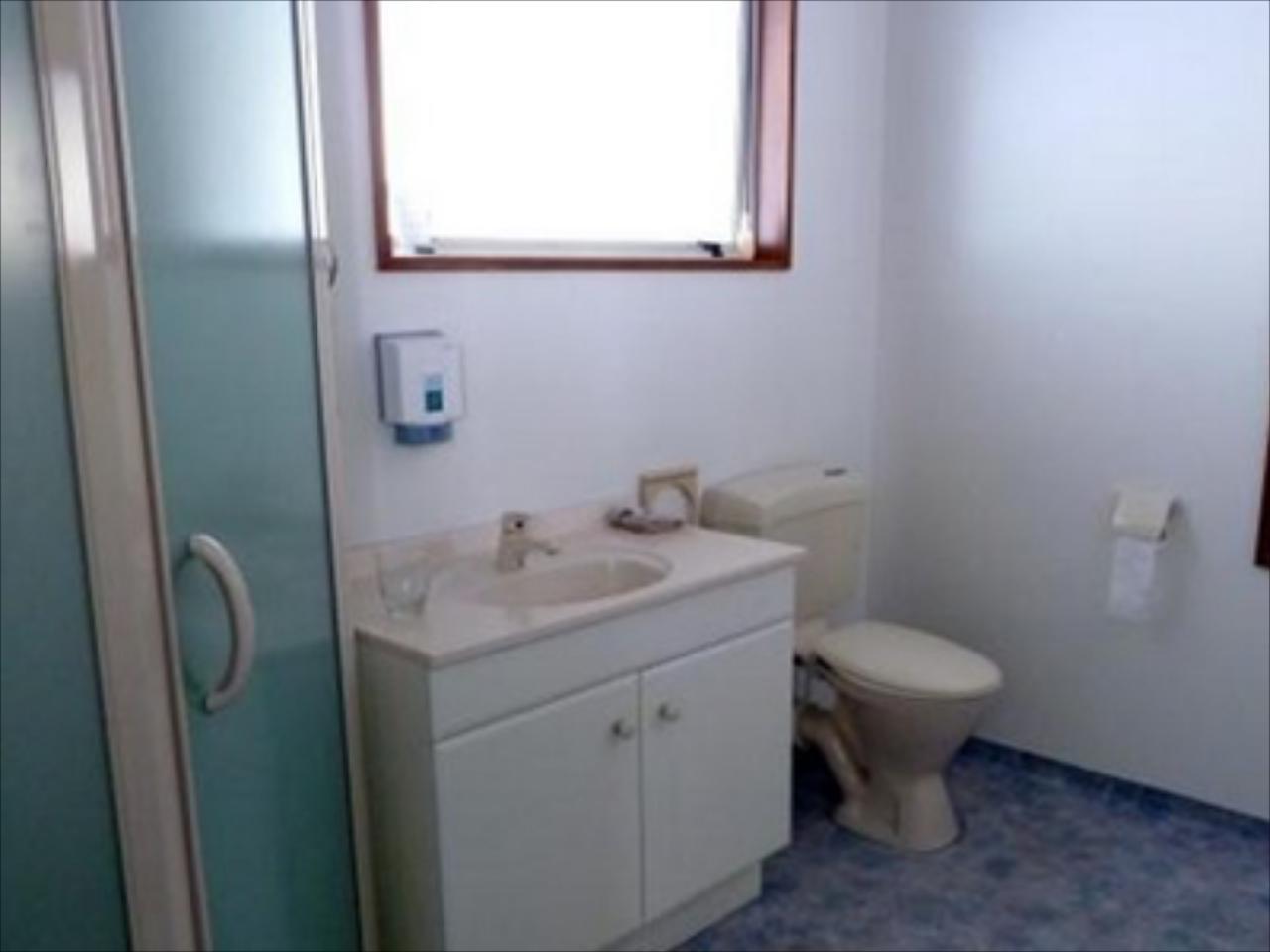 Admiral Court Motel