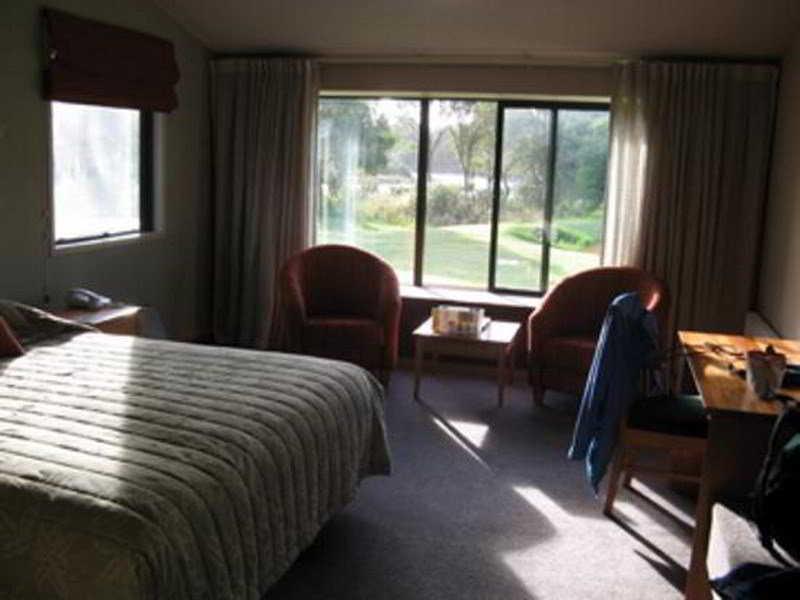Wilderness Lodge - Lake Moeraki